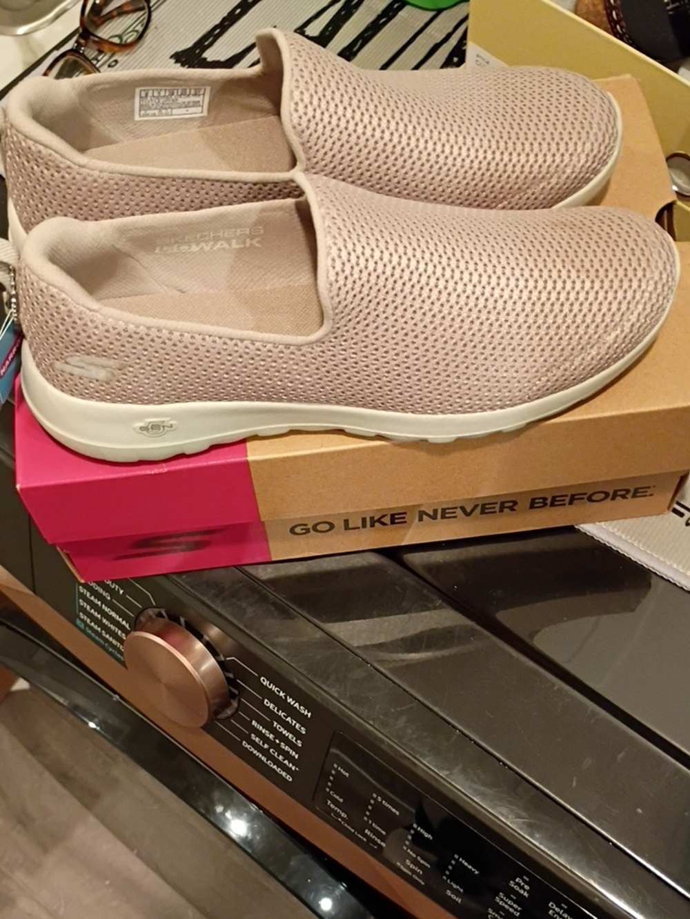 New Skechers Go Walk Gen 5 Women's Hands Free Slip-Ins Sneakers Taupe 8 Narrow